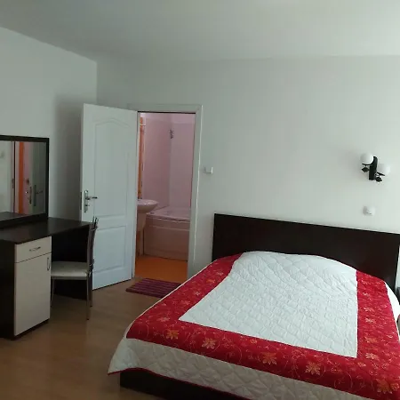 Hotel семеен ник