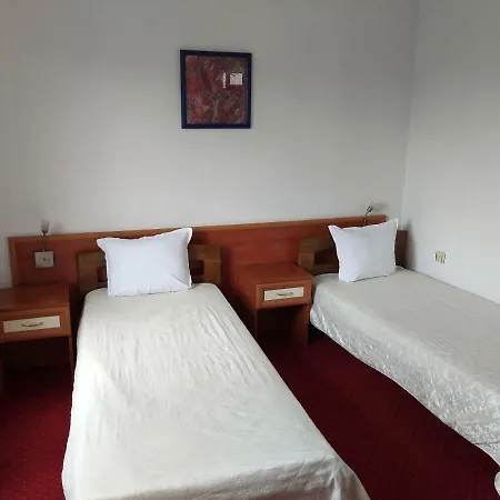 семеен ник Hotel
